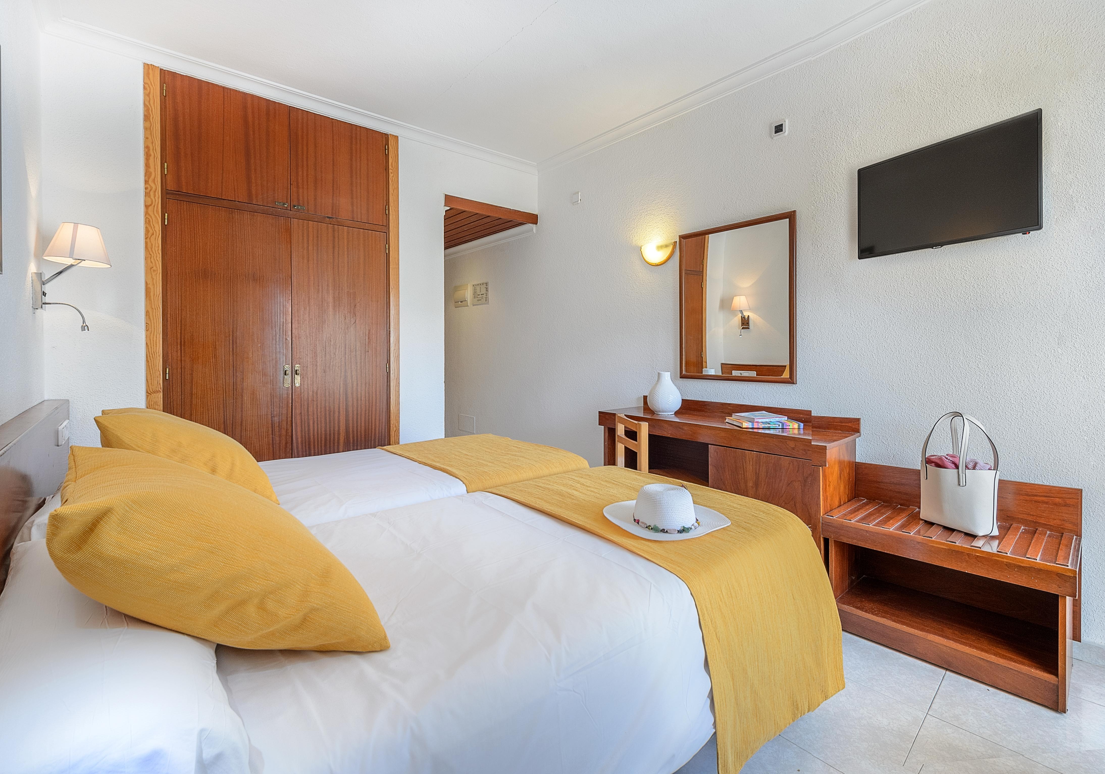 Aparthotel Vibra Bay San Antonio  Exterior photo
