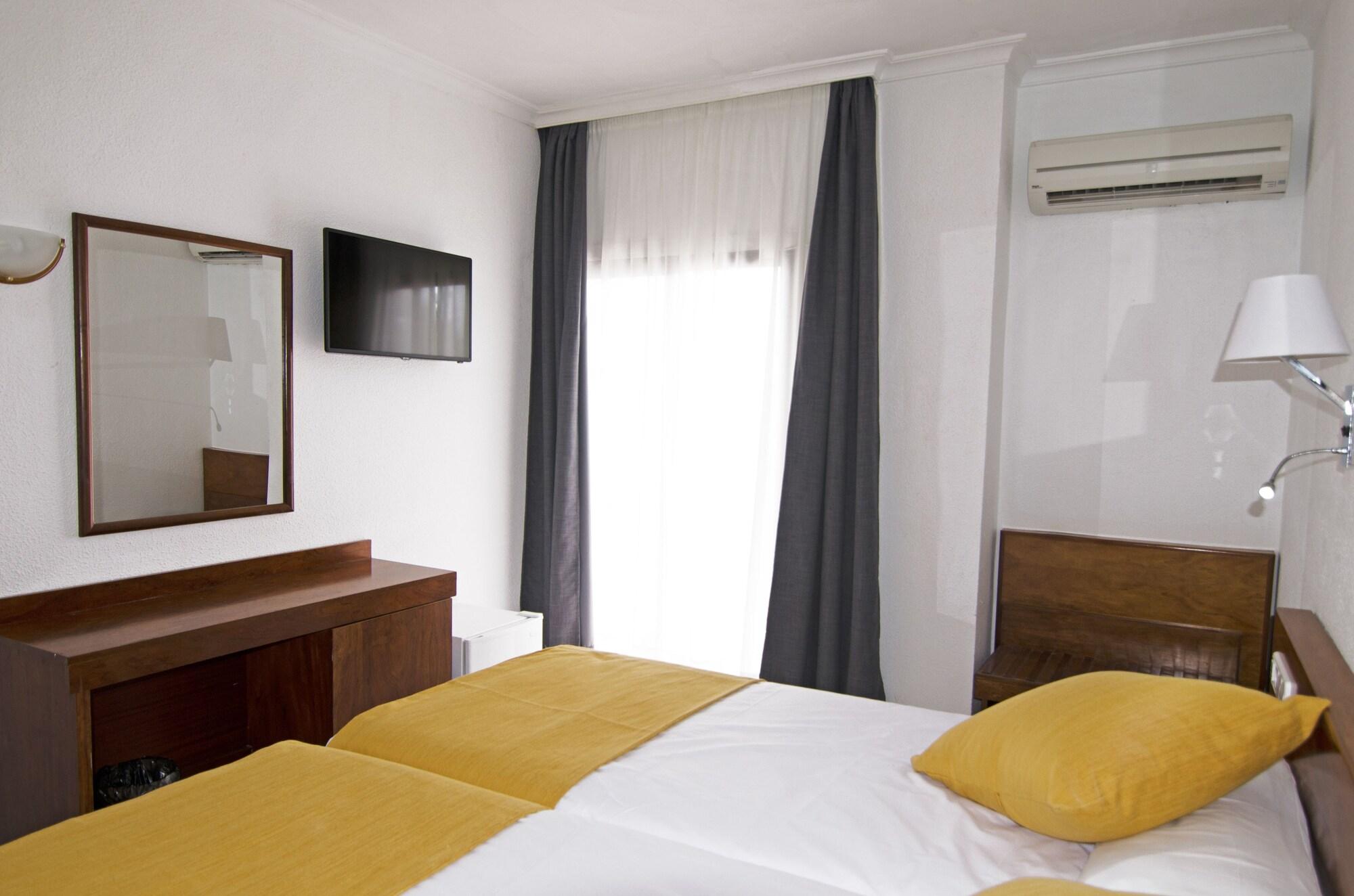 Aparthotel Vibra Bay San Antonio  Exterior photo