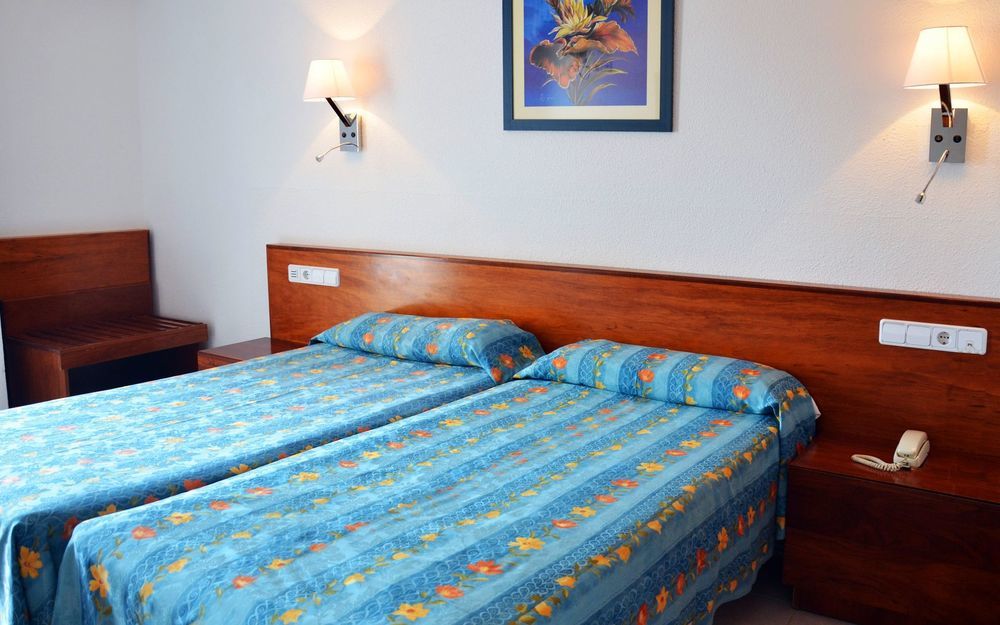 Aparthotel Vibra Bay San Antonio  Exterior photo