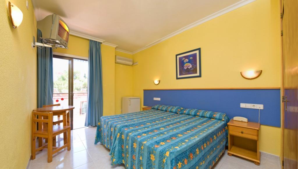 Aparthotel Vibra Bay San Antonio  Exterior photo